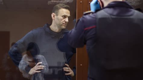 Der Skandal von Navalny: Eine Satire des politischen Systems Russlands